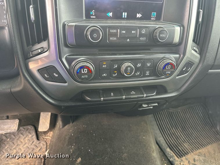 image for item DT6337 2015 Chevrolet Silverado 2500HD LT Double Cab pickup truck