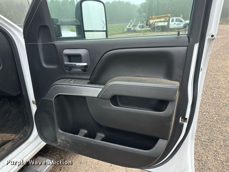 image for item DT6337 2015 Chevrolet Silverado 2500HD LT Double Cab pickup truck