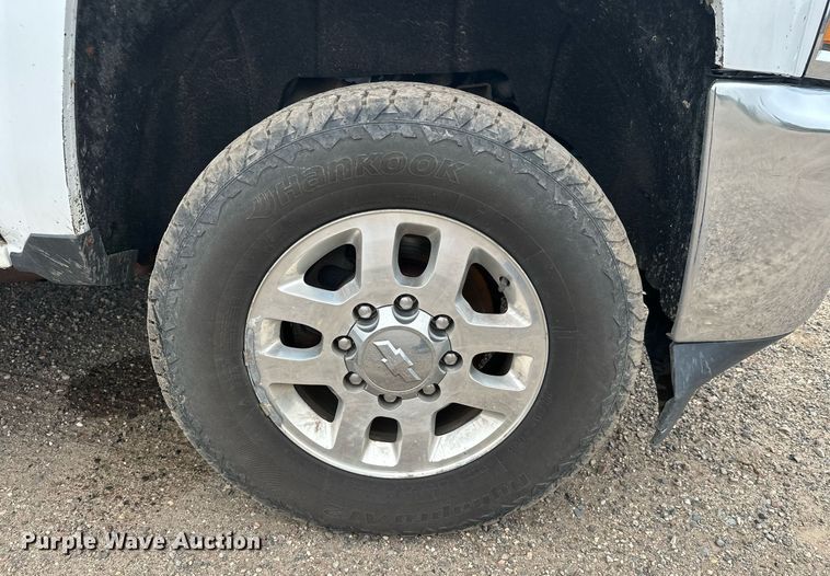 image for item DT6337 2015 Chevrolet Silverado 2500HD LT Double Cab pickup truck