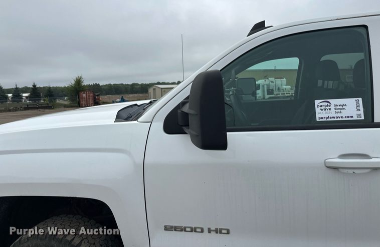 image for item DT6345 2016 Chevrolet Silverado 2500HD LT Double Cab pickup truck