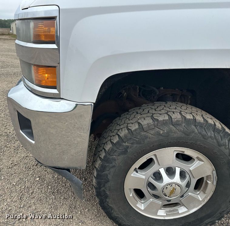 image for item DT6345 2016 Chevrolet Silverado 2500HD LT Double Cab pickup truck