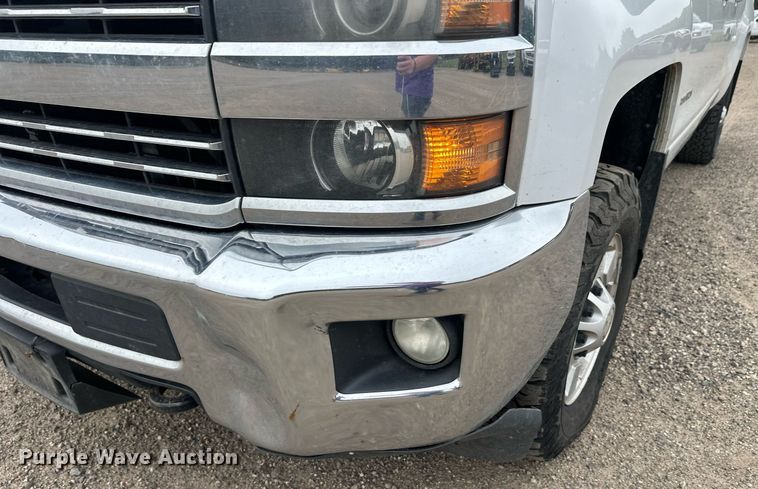 image for item DT6345 2016 Chevrolet Silverado 2500HD LT Double Cab pickup truck