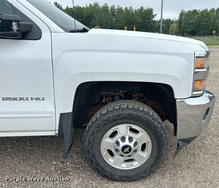 image for item DT6345 2016 Chevrolet Silverado 2500HD LT Double Cab pickup truck