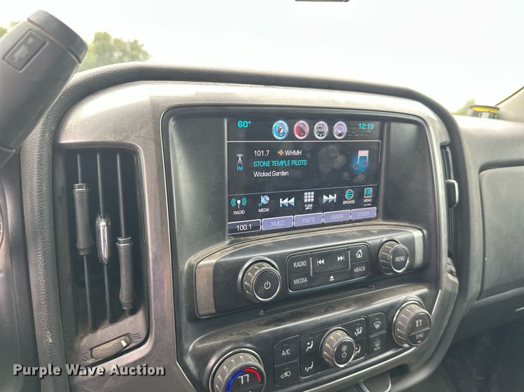 image for item DT6345 2016 Chevrolet Silverado 2500HD LT Double Cab pickup truck