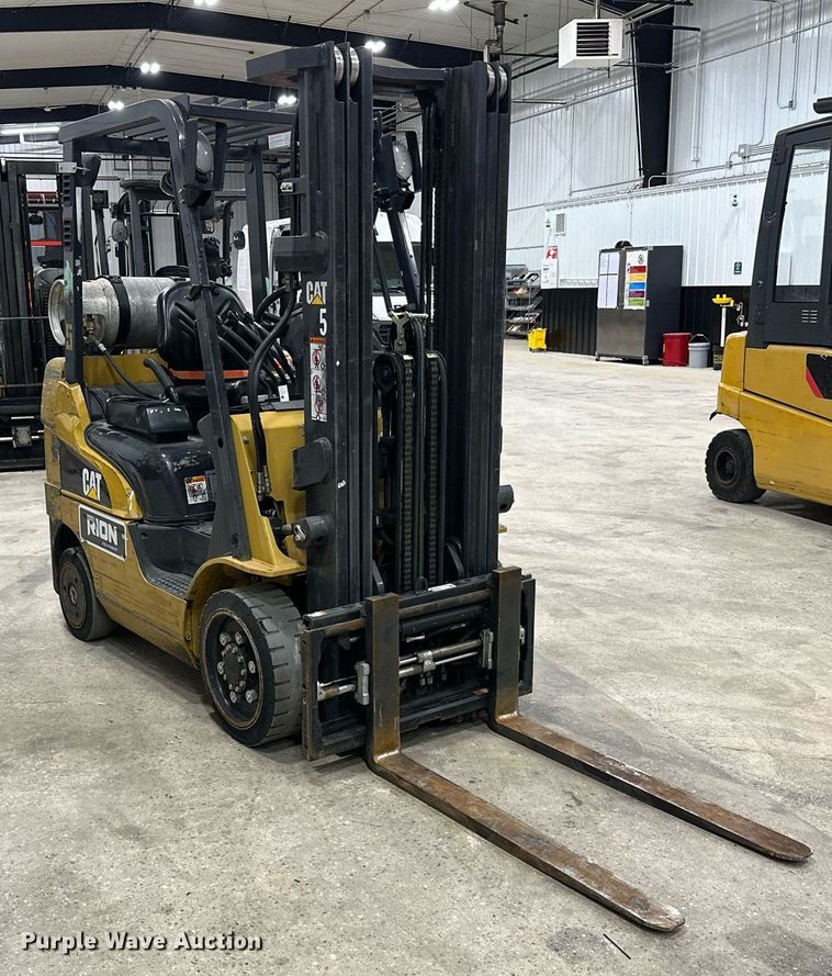 MONTACARGAS CATERPILLAR 2C50004