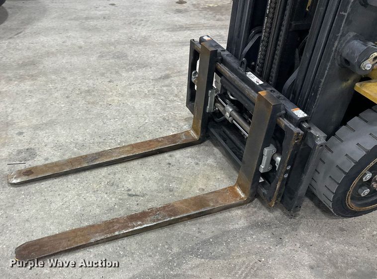 image for item DT6370 Caterpillar 2C50004 forklift