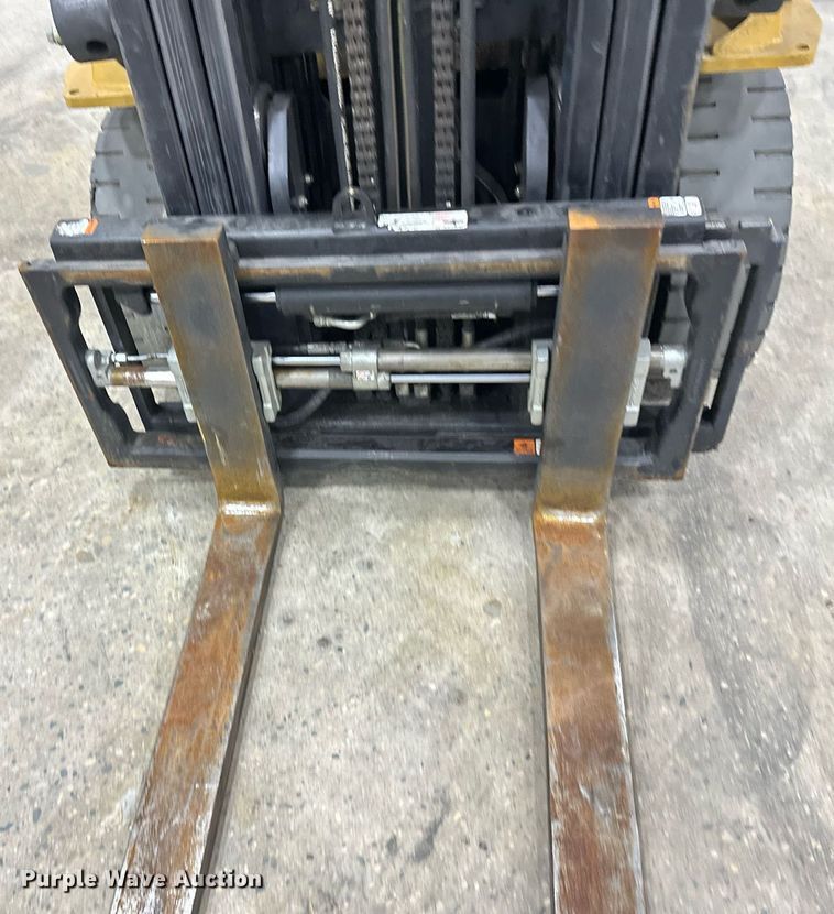 image for item DT6370 Caterpillar 2C50004 forklift
