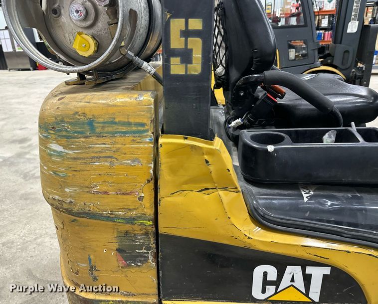 image for item DT6370 Caterpillar 2C50004 forklift