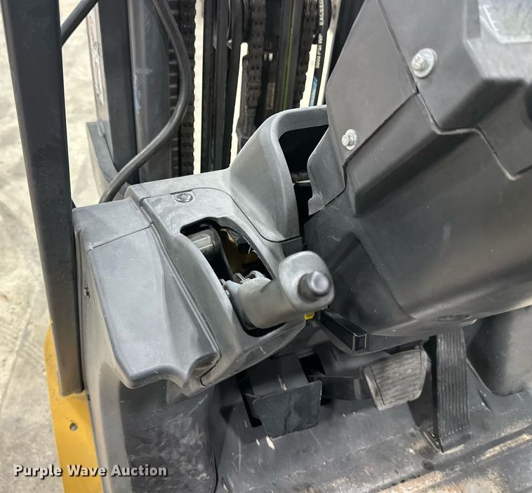 image for item DT6370 Caterpillar 2C50004 forklift
