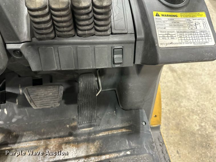 image for item DT6370 Caterpillar 2C50004 forklift