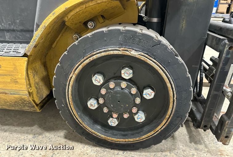 image for item DT6370 Caterpillar 2C50004 forklift