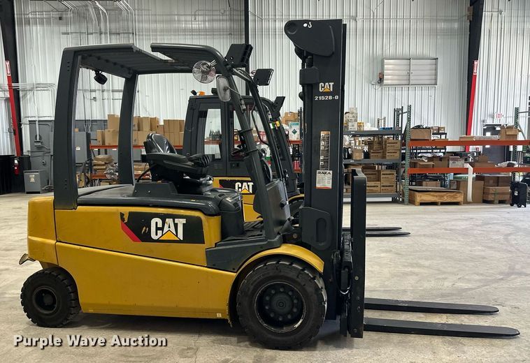 MONTACARGAS ELéCTRICO CATERPILLAR EP10000