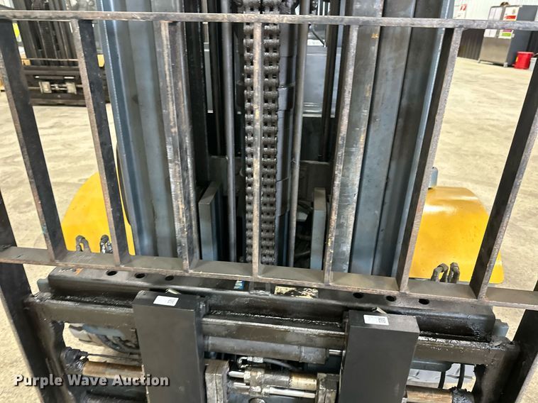 image for item DT6371 Caterpillar EP10000 forklift