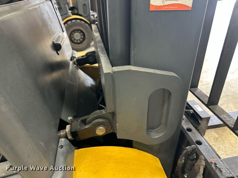 image for item DT6371 Caterpillar EP10000 forklift