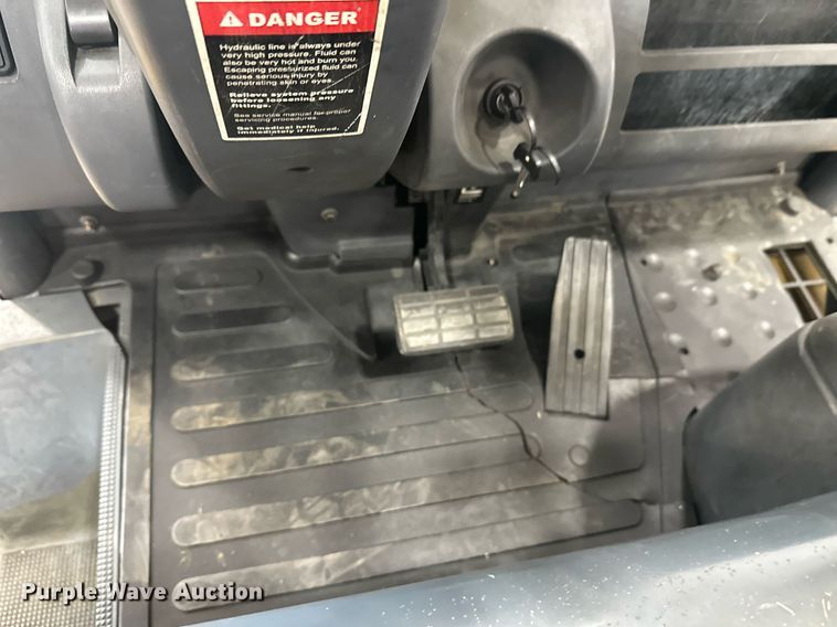 image for item DT6371 Caterpillar EP10000 forklift