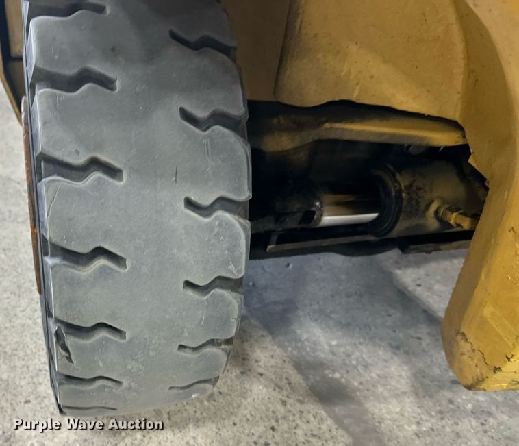 image for item DT6371 Caterpillar EP10000 forklift