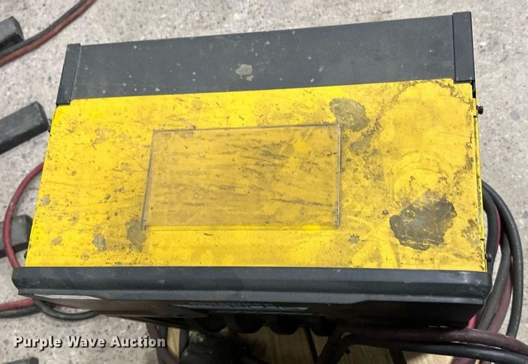 image for item DT6371 Caterpillar EP10000 forklift