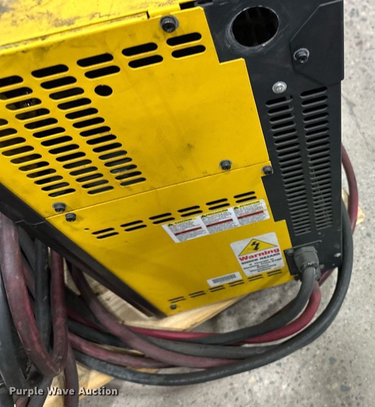 image for item DT6371 Caterpillar EP10000 forklift