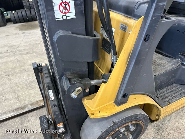 image for item DT6372 Caterpillar 2C50004 forklift