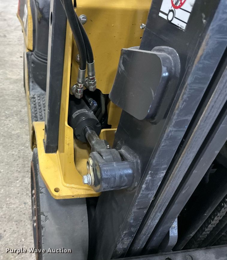 image for item DT6372 Caterpillar 2C50004 forklift