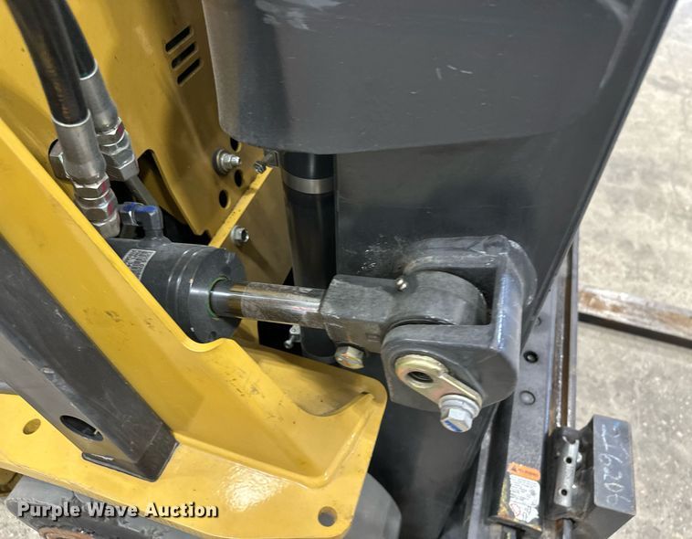 image for item DT6372 Caterpillar 2C50004 forklift
