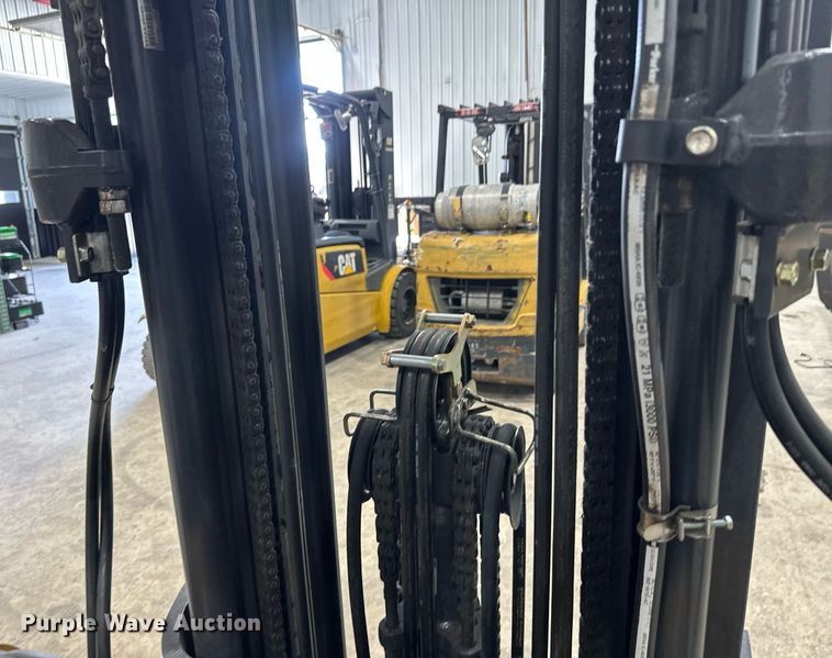 image for item DT6372 Caterpillar 2C50004 forklift