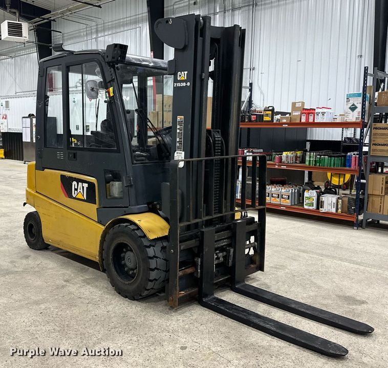 MONTACARGAS ELéCTRICO CATERPILLAR EP10000