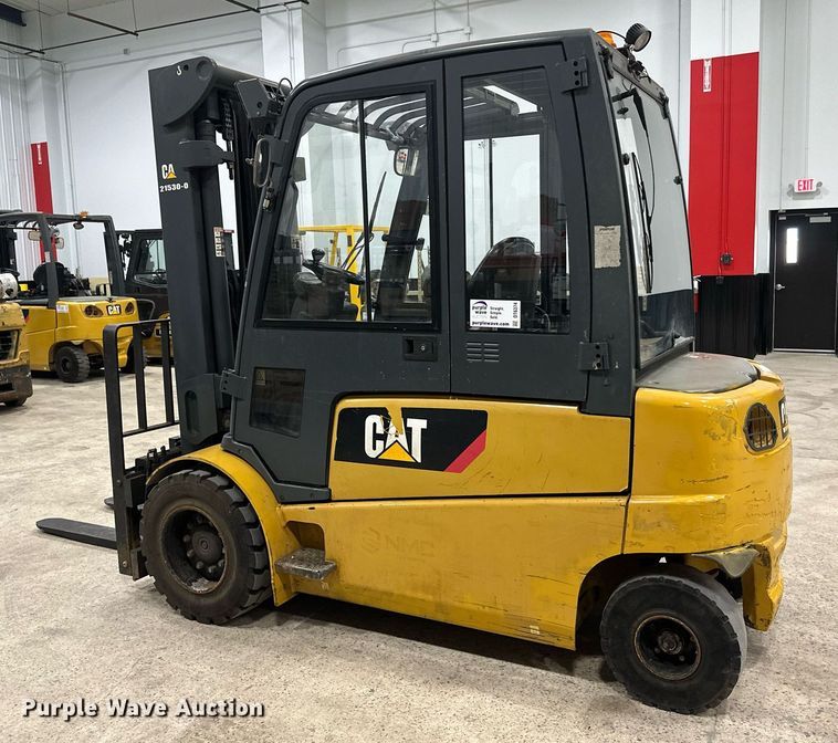 image for item DT6374 Caterpillar EP10000 forklift