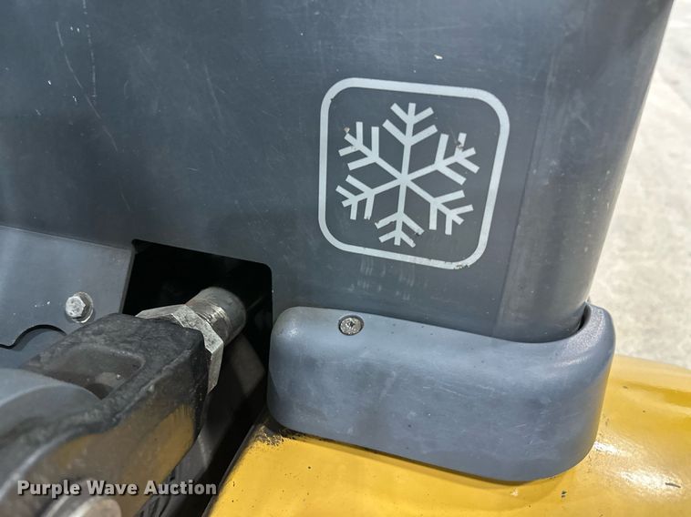 image for item DT6374 Caterpillar EP10000 forklift