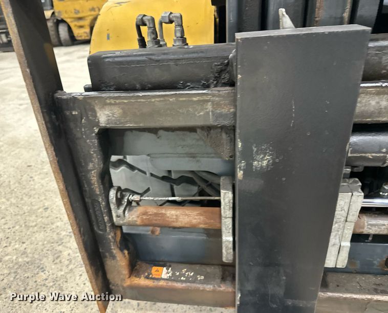 image for item DT6374 Caterpillar EP10000 forklift