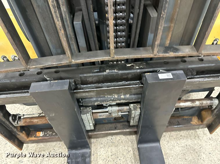 image for item DT6374 Caterpillar EP10000 forklift