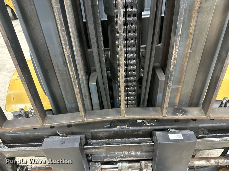 image for item DT6374 Caterpillar EP10000 forklift