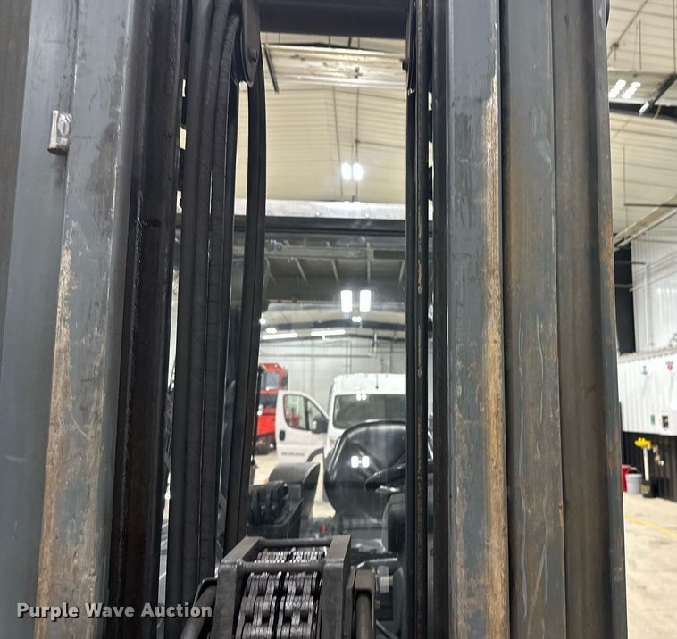 image for item DT6374 Caterpillar EP10000 forklift