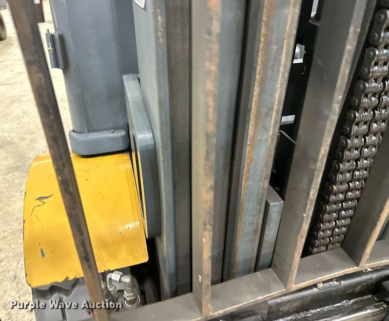 image for item DT6374 Caterpillar EP10000 forklift