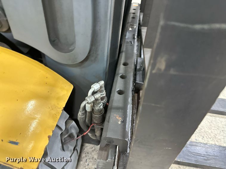 image for item DT6374 Caterpillar EP10000 forklift