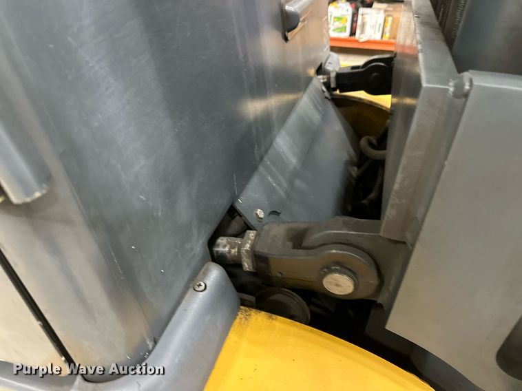 image for item DT6374 Caterpillar EP10000 forklift