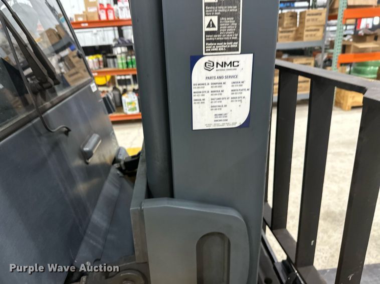 image for item DT6374 Caterpillar EP10000 forklift