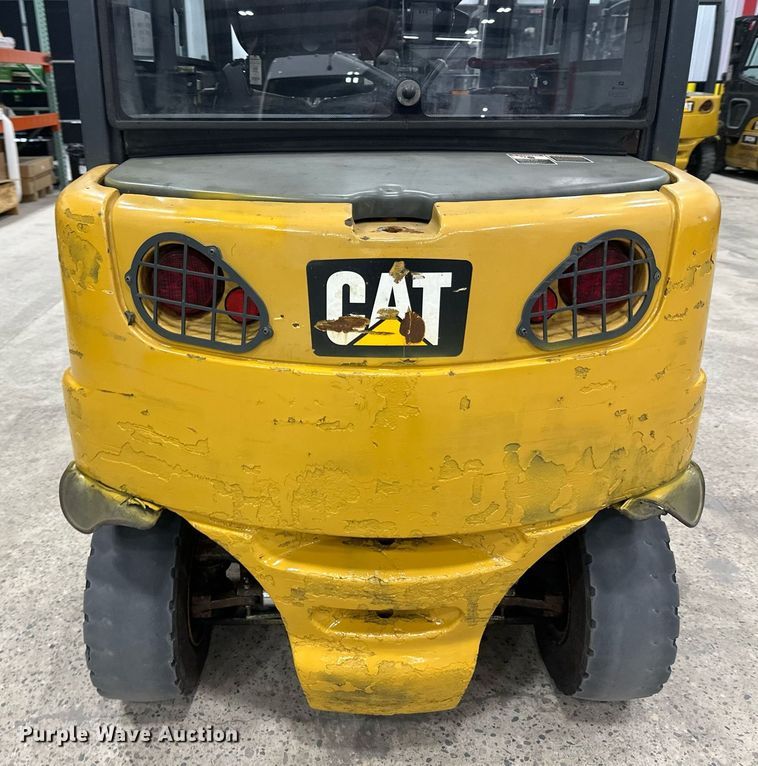 image for item DT6374 Caterpillar EP10000 forklift