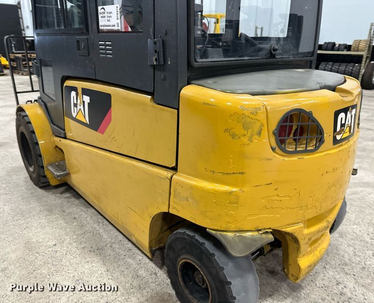 image for item DT6374 Caterpillar EP10000 forklift
