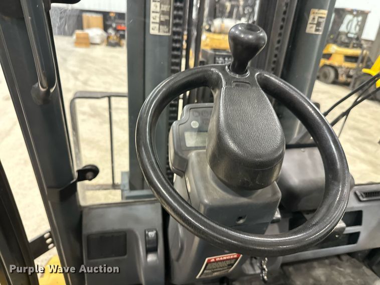 image for item DT6374 Caterpillar EP10000 forklift