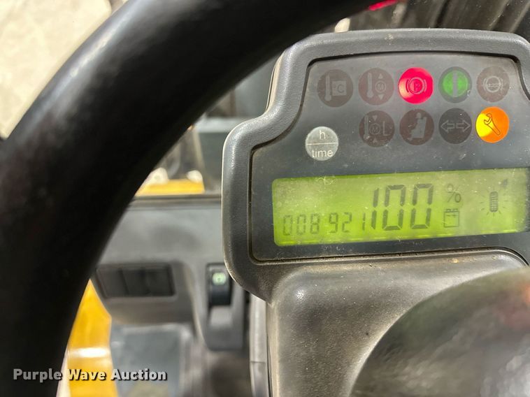 image for item DT6374 Caterpillar EP10000 forklift