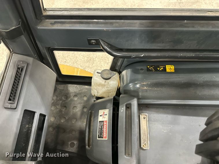 image for item DT6374 Caterpillar EP10000 forklift