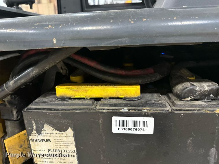 image for item DT6374 Caterpillar EP10000 forklift