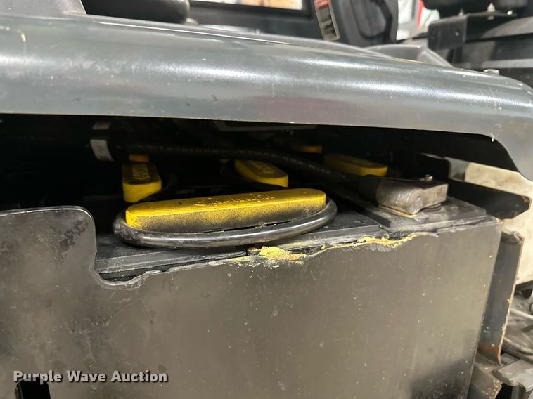 image for item DT6374 Caterpillar EP10000 forklift