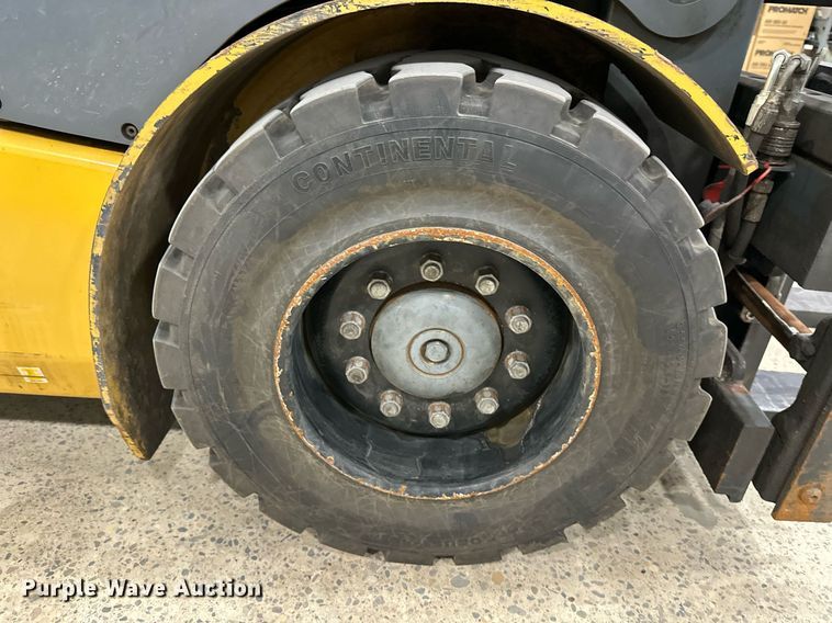 image for item DT6374 Caterpillar EP10000 forklift