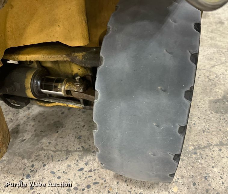 image for item DT6374 Caterpillar EP10000 forklift