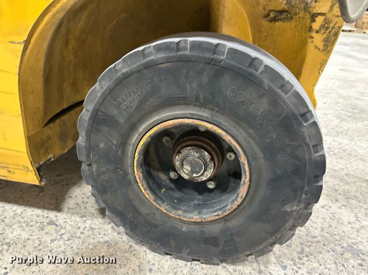 image for item DT6374 Caterpillar EP10000 forklift