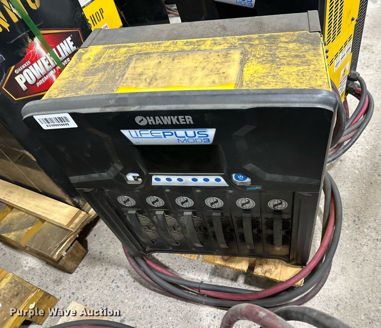 image for item DT6374 Caterpillar EP10000 forklift