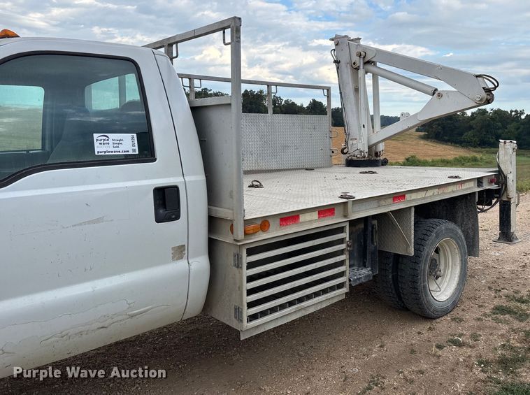 image for item DU1294 2003 Ford F550 Super Duty utility / service truck