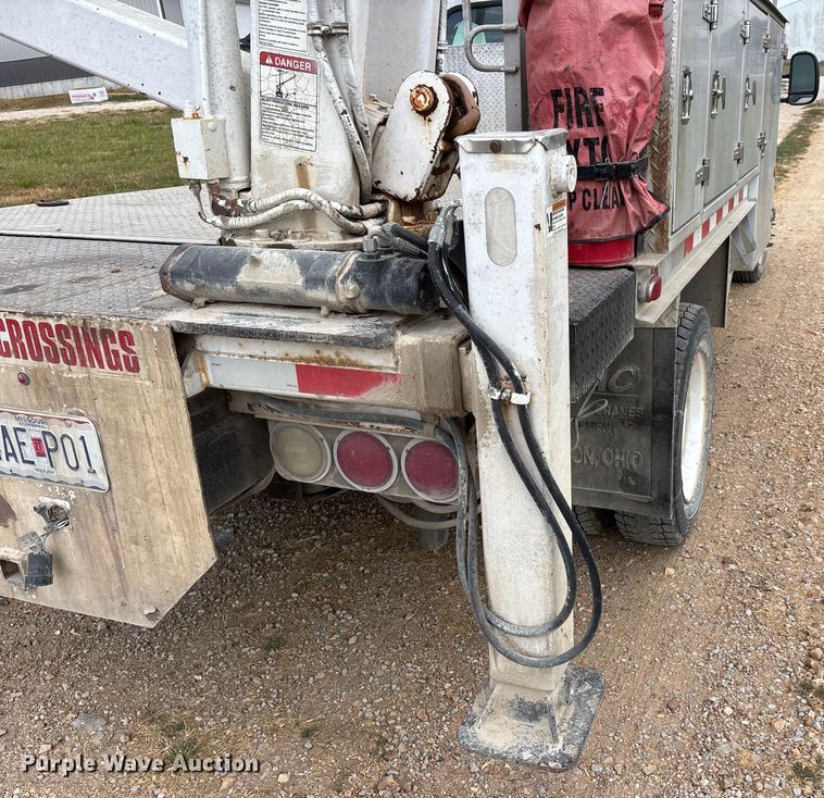 image for item DU1294 2003 Ford F550 Super Duty utility / service truck